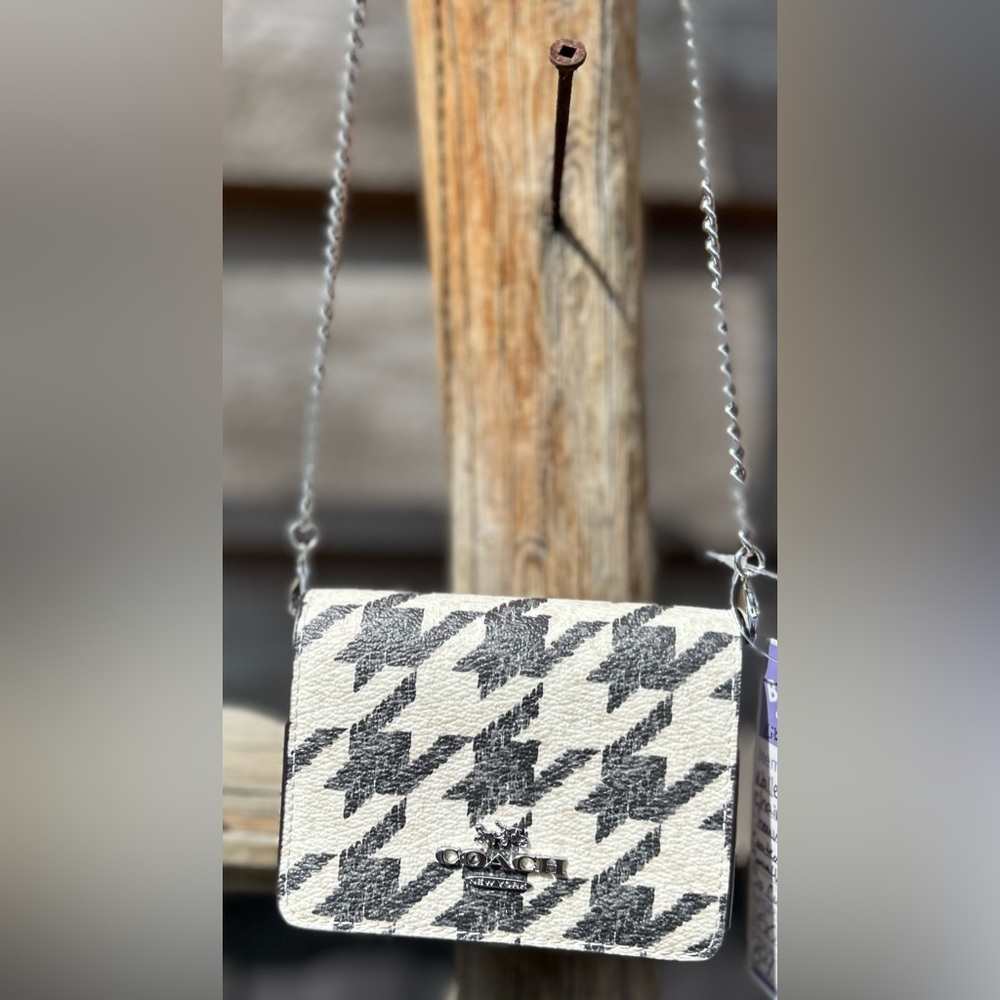 *Sold* COACH♟️Mini Wallet On A Chain With Houndstooth Print Silver/Long Chain
